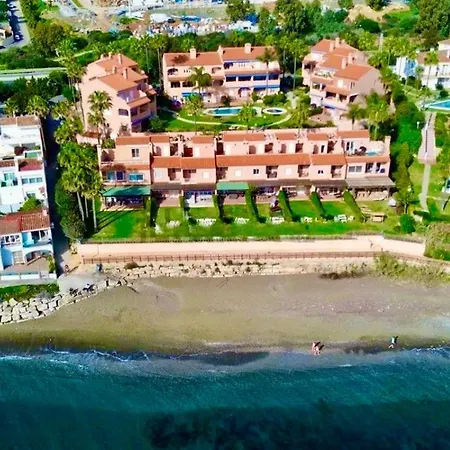 No10 - Beachfront Close To Port, 2 Bedroom, 2 Bathroom, Sleeps 5 Lägenhet Estepona
