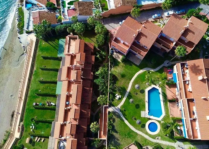 Apartamento No10 - Beachfront Close To Port, 2 Bedroom, 2 Bathroom, Sleeps 5