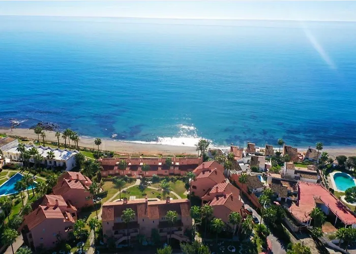 No10 - Beachfront Close To Port, 2 Bedroom, 2 Bathroom, Sleeps 5