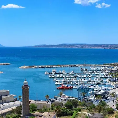 דירה No10 - Beachfront Close To Port, 2 Bedroom, 2 Bathroom, Sleeps 5 *
