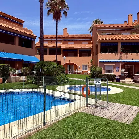 דירה No10 - Beachfront Close To Port, 2 Bedroom, 2 Bathroom, Sleeps 5 *