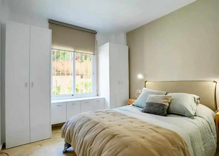 No10 - Beachfront Close To Port, 2 Bedroom, 2 Bathroom, Sleeps 5 Appartement