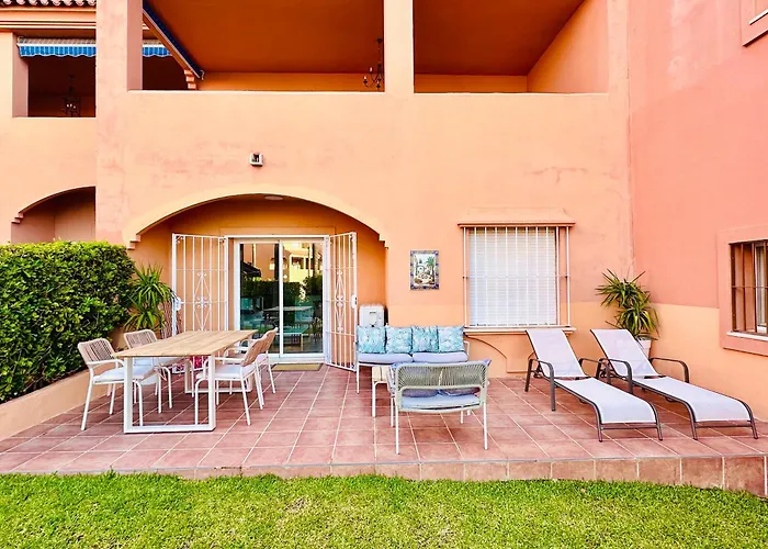 No10 - Beachfront Close To Port, 2 Bedroom, 2 Bathroom, Sleeps 5 Естепона