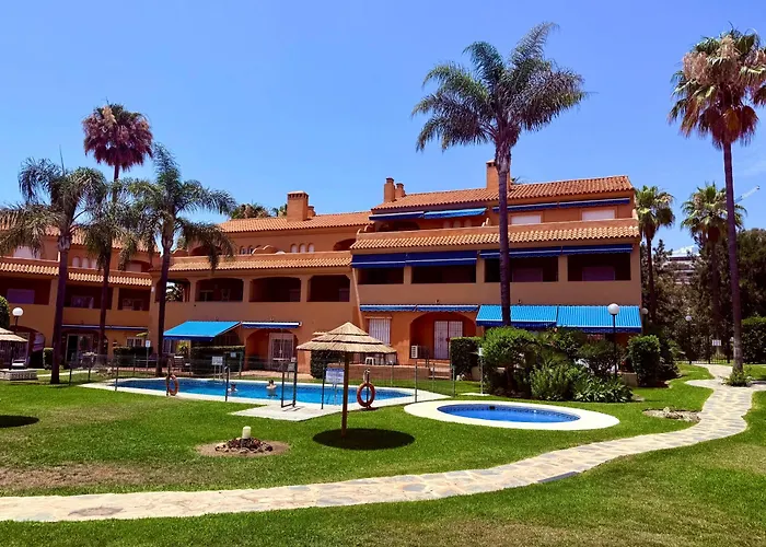 Апартаменти No10 - Beachfront Close To Port, 2 Bedroom, 2 Bathroom, Sleeps 5