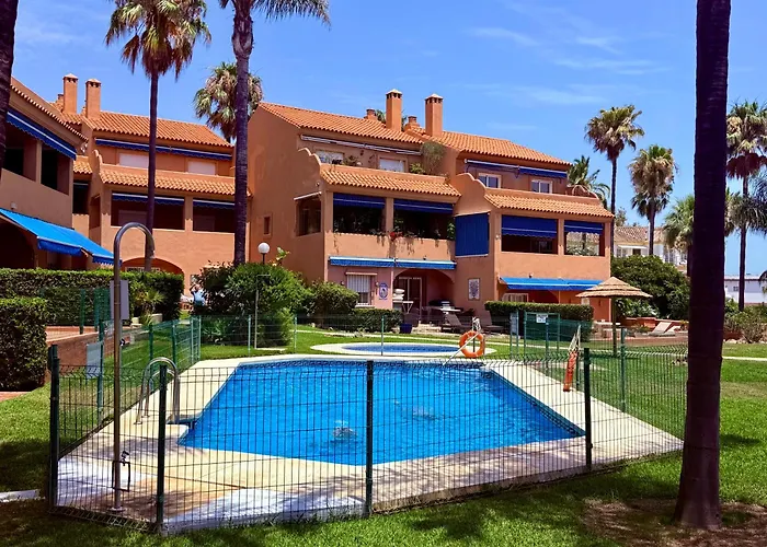Appartement No10 - Beachfront Close To Port, 2 Bedroom, 2 Bathroom, Sleeps 5