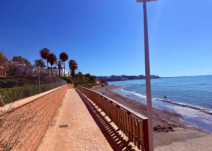 No10 - Beachfront Close To Port, 2 Bedroom, 2 Bathroom, Sleeps 5 Appartement *