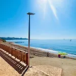 No10 - Beachfront Close To Port, 2 Bedroom, 2 Bathroom, Sleeps 5