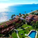 No10 - Beachfront Close To Port, 2 Bedroom, 2 Bathroom, Sleeps 5 Estepona