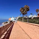 Appartement No10 - Beachfront Close To Port, 2 Bedroom, 2 Bathroom, Sleeps 5
