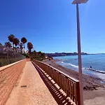 No10 - Beachfront Close To Port, 2 Bedroom, 2 Bathroom, Sleeps 5 Appartement *