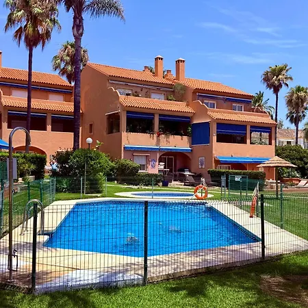 Appartement No10 - Beachfront Close To Port, 2 Bedroom, 2 Bathroom, Sleeps 5