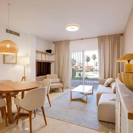 아파트 No10 - Beachfront Close To Port, 2 Bedroom, 2 Bathroom, Sleeps 5 에스테포나